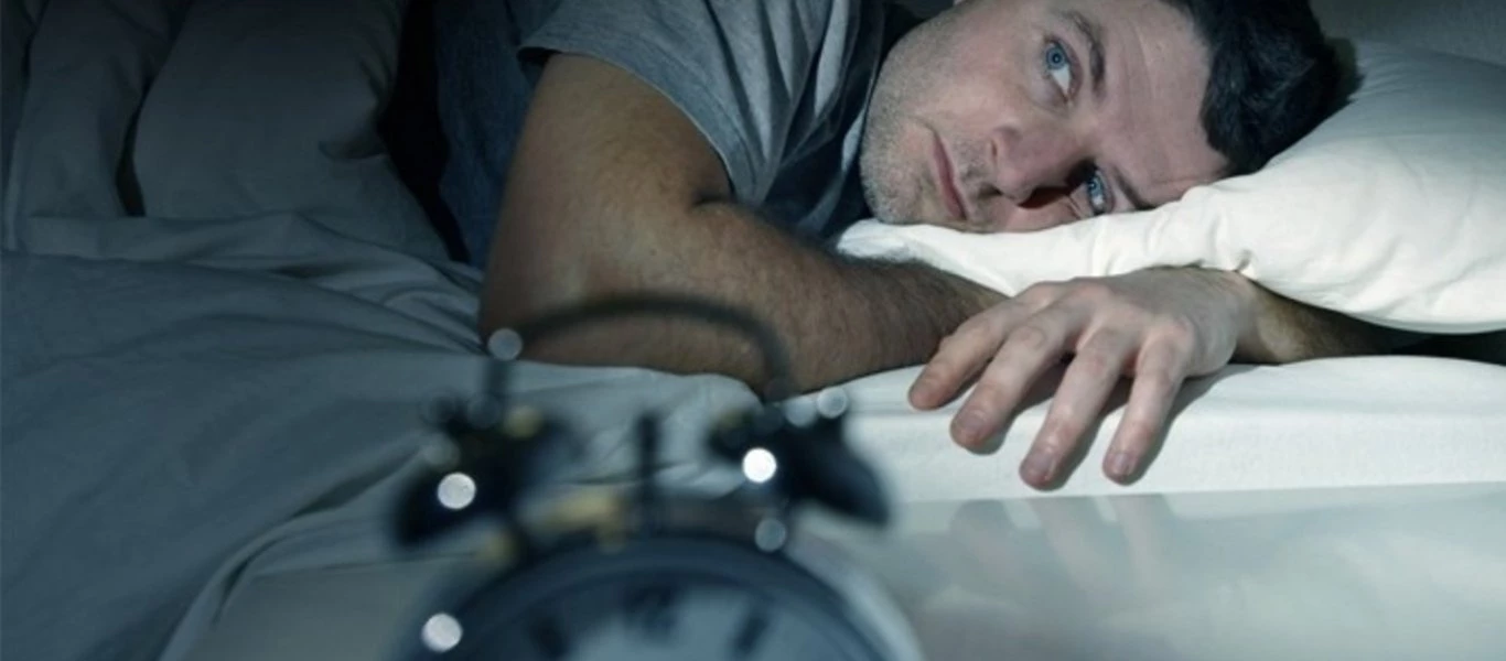 Ύπνος: 8 λάθη που κάνετε μετά τις 8 το βράδυ και σας προκαλούν αϋπνίες